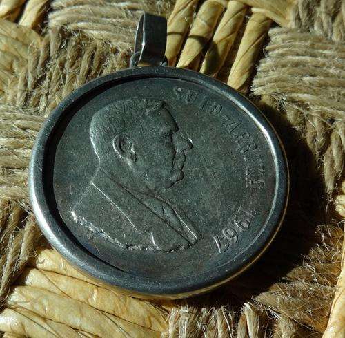 SILVER R1 COIN PENDANT ! NICE CONDITION ! COLLECTORS ITEM !