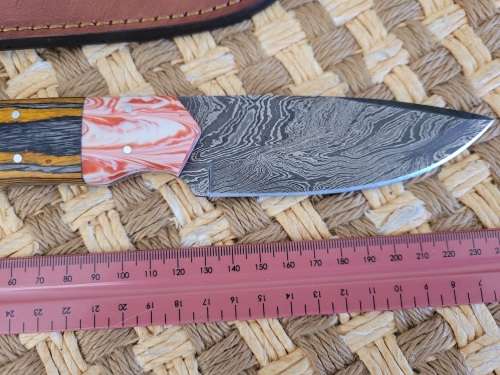 Stunning Damascus Steel Hand Made Knife with sheath ! No1.