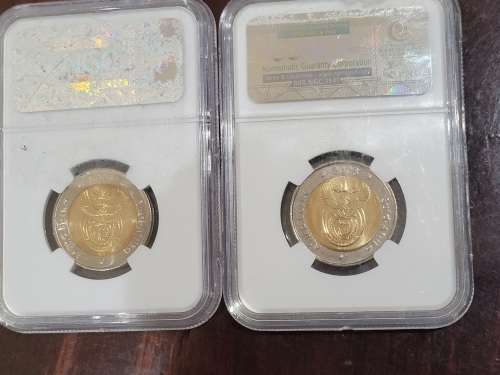 2 x Mandela graded, encapsulated R5 coins.