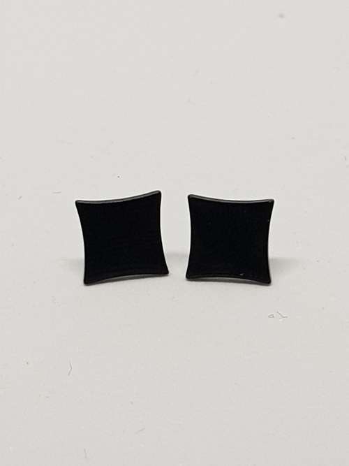 Earrings black sqaure