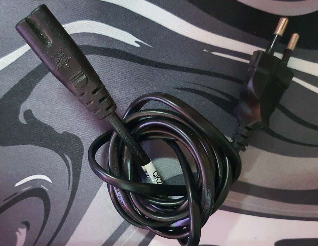 PSVITA 1000. with 16gb memory card and 128GB fast SD and SD2Vita. henkaku installed (Mod software).