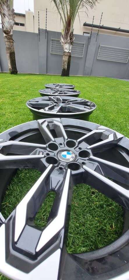BMW  Original 19` M Lt/Aly wheels Double-spoke style 871 M Bicolour (as new)