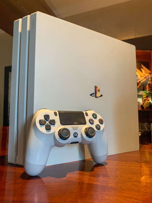 PS4 Pro White 2TB