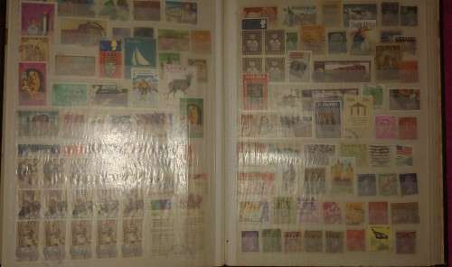 GREEN STOCKBOOK MIXED WORLD FOR SORTING AS SHOWN IN PHOTOS 15 PAGE 30 SIDES