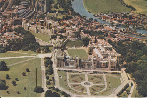 UN USED POST CARD WINDSOR CASTLE