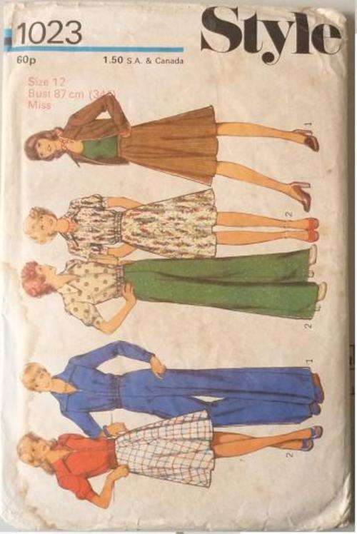 STYLE SEWING PATTERN 1023