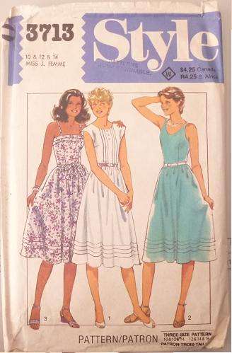 STYLE SEWING PATTERN 3713