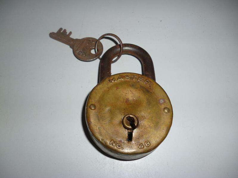 VINTAGE PADLOCK MASTER LOCK COMPANY USA