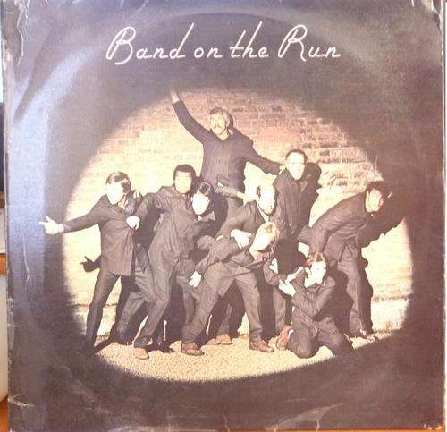 PAUL McCARTNEY & WINGS -- BAND ON THE RUN -- VINYL LP WITH POSTER