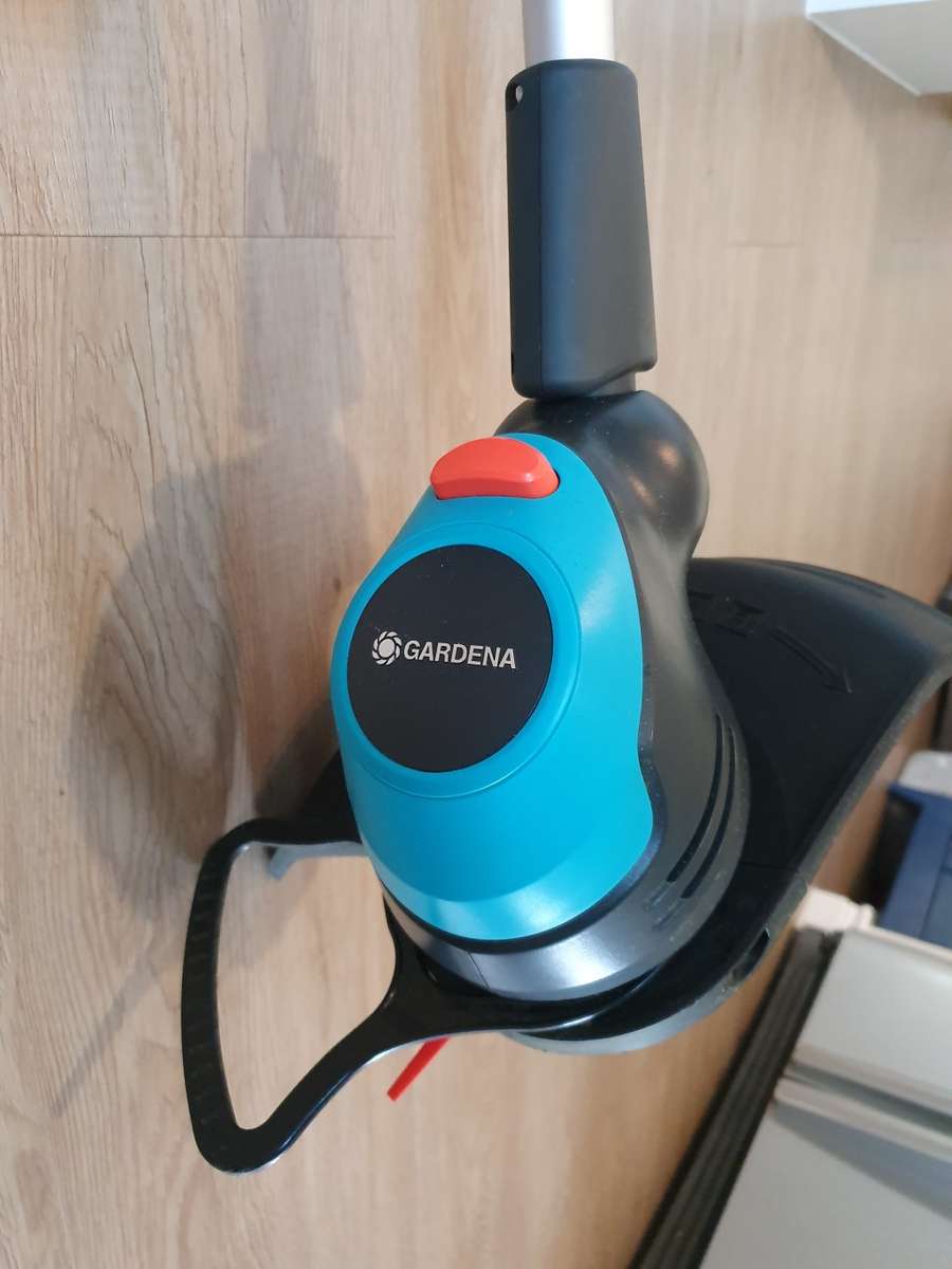 Gardena Battery grass trimmer / weed wacker