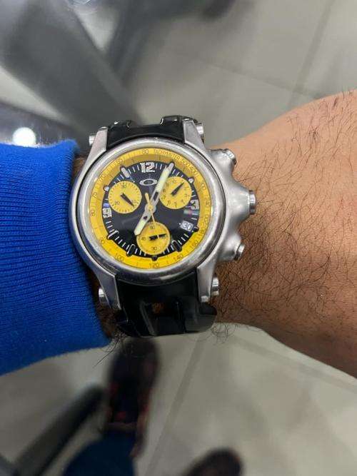 oakly holeshot chronograph