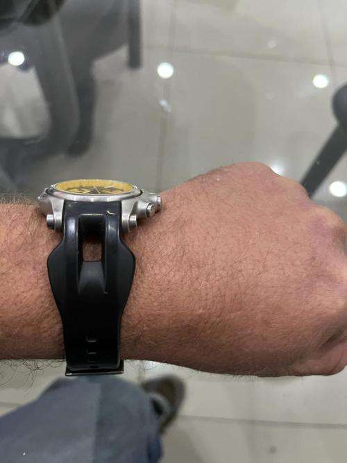 oakly holeshot chronograph