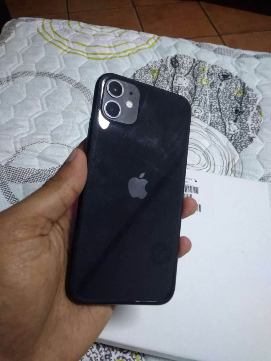 iPhone 11  ABSOLUTELY STUNNING