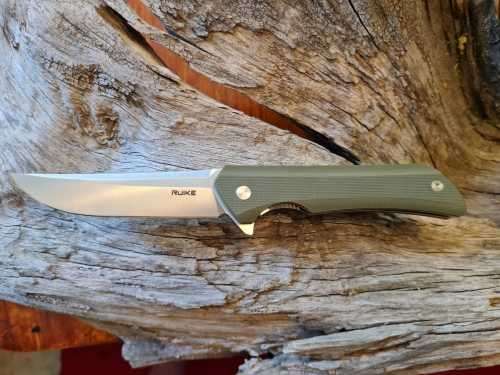 AUCTION: RUIKE Knive