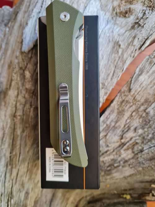 AUCTION: RUIKE Knive