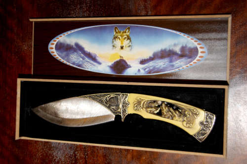 Wolf Animal Design Fixed Blade Hunting Knife with Gift Box