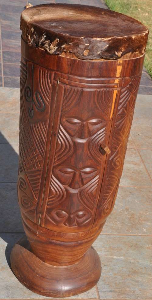 LARGE ORIGINAL VINTAGE DRUM WITH BUILT-IN CABINET MADE BY NATIVES - superb condition - PICK UP ONLY