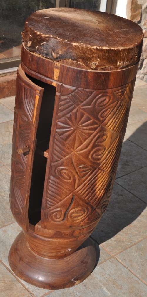 LARGE ORIGINAL VINTAGE DRUM WITH BUILT-IN CABINET MADE BY NATIVES - superb condition - PICK UP ONLY