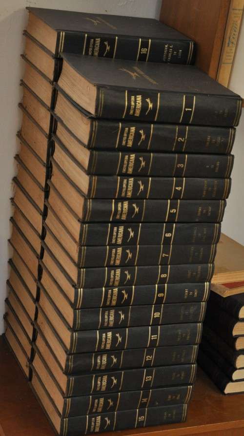ENCYCLOPEDIA AMERICANA - 30 volumes, printed 1971 - Bibliographical Collectible - PICK UP ONLY