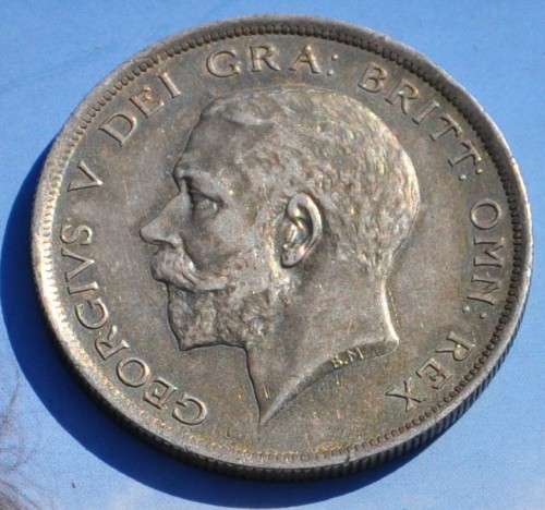 UNITED KINGDOM Half Crown 1916 sought after 92.5% Silver Coin in EF preservation