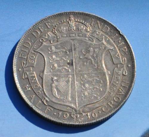 UNITED KINGDOM Half Crown 1916 sought after 92.5% Silver Coin in EF preservation