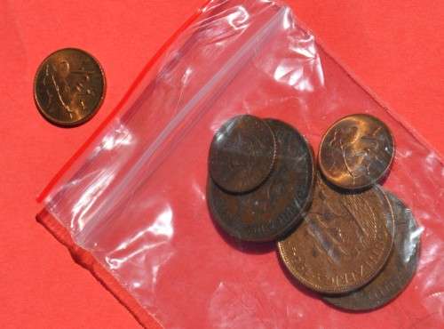 AMOST ONE KILO OF SAU PENNIES 1920s-1960 - many of them EF and UNC - plus extras for free