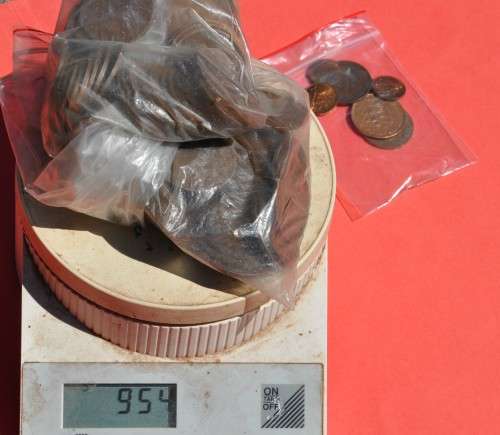 AMOST ONE KILO OF SAU PENNIES 1920s-1960 - many of them EF and UNC - plus extras for free