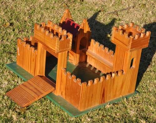 WOODEN KNIGHT'S CASTLE - PICK UP ONLY