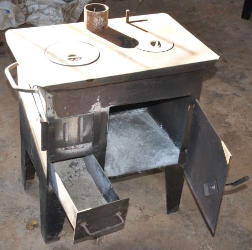 FIRE PLACE / OVEN / STOVE - PICK UP ONLY - read full ad for free wattle wood!