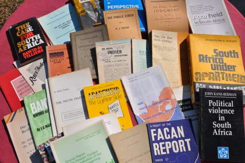 AFRICANA COLLECTION of BOOKS on APARTHEID SEGREGATION DISCRIMINATION AFSONDERLIKE ONTWIKKELING etc.