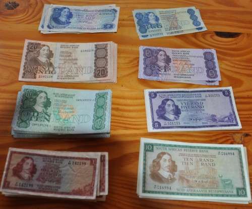 HUGE COLLECTION OF mainly DE JONGH BANKNOTES also Rissik, Stals, de Kock (see listing) 48 banknotes