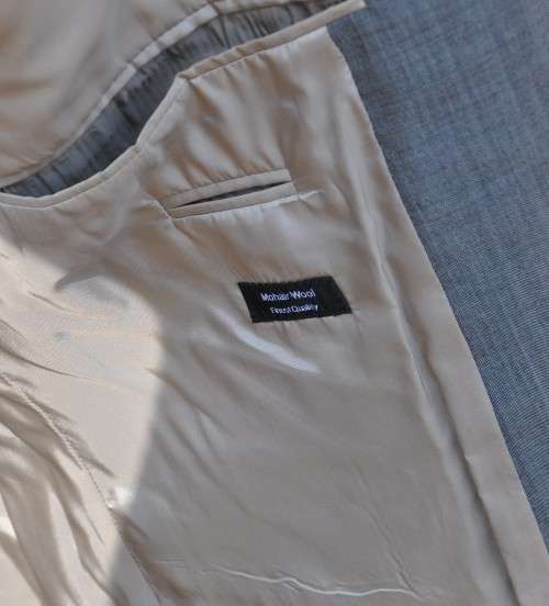 HUGO BOSS SUIT - consisting of trousers, vest and jacket - MOHAIR WOOL - free coat hook and cover