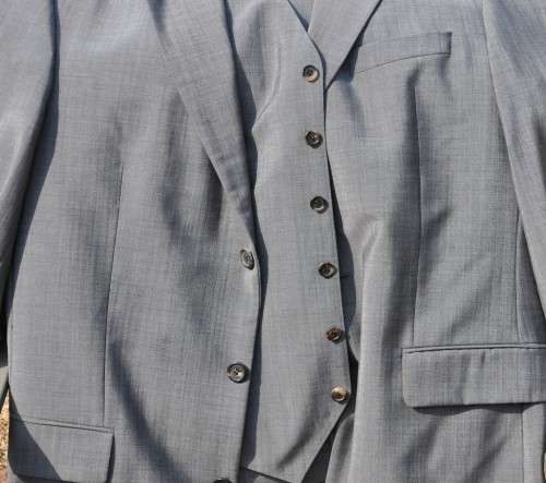 HUGO BOSS SUIT - consisting of trousers, vest and jacket - MOHAIR WOOL - free coat hook and cover