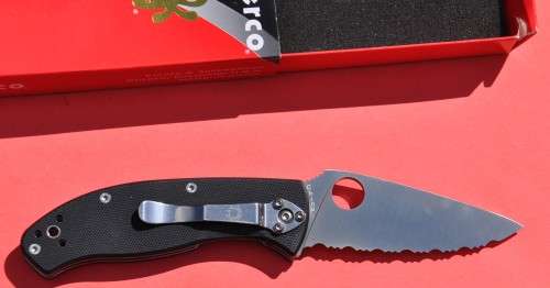 SPYDERCO Tenacicus Satin Serrated