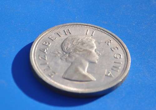 5 Shillings 1958 Crown ***AU*** (bag marks) lucrative investment and numismatic collectible
