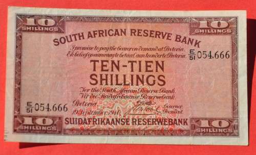 10 Shillings 1940, prefix E/51, E/A, J Postmus, only issue ***EF-***