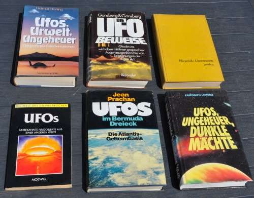 Collection of non-fiction books on UFOs and EXTRATERRESTRIAL INTELLIGENCE