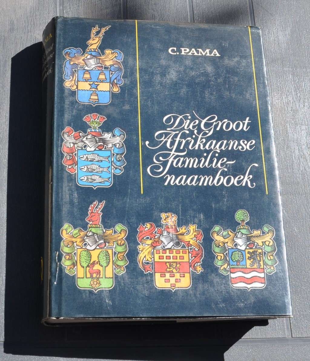 DIE GROOT AFRIKAANSE FAMILIE-NAAMBOEK