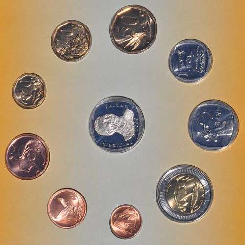 MANDELA 2000 R5 Untouched in original blister - IDEAL FOR GRADING