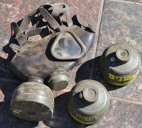 GERMAN GAS MASK plus 2 FILTERS (ABC-SCHUTZMASKE)