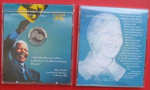 TOP MANDELA R5 ENCAPSULATED IN CD PRESENTATION CASE! Kindly have a look to the detailed photos!