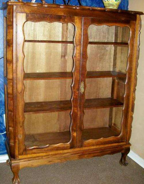 LOVELY AND VERY LARGE BALL & CLAW IMBUIA BOOKCASE - lots of pics provided KINDLY VIEW