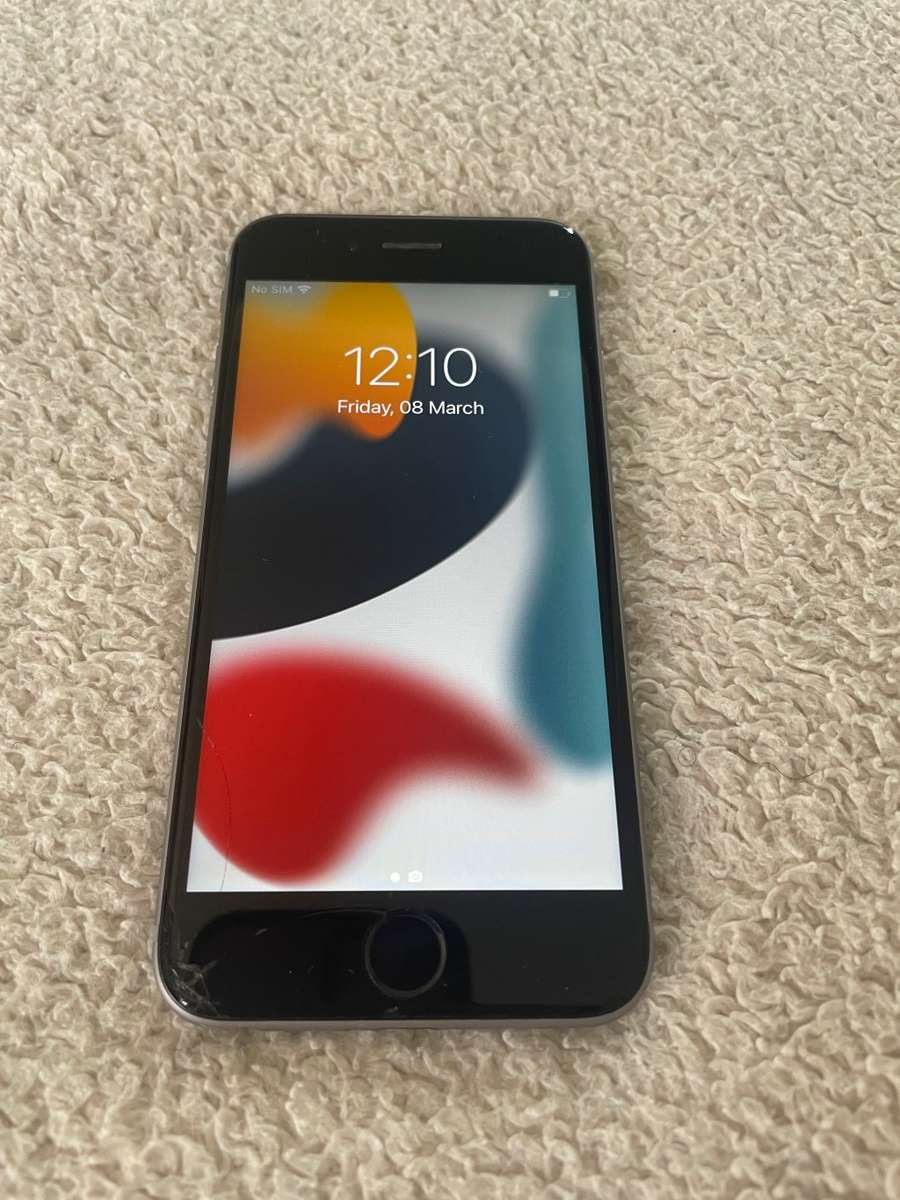 Iphone 6s (crack left side of phone)