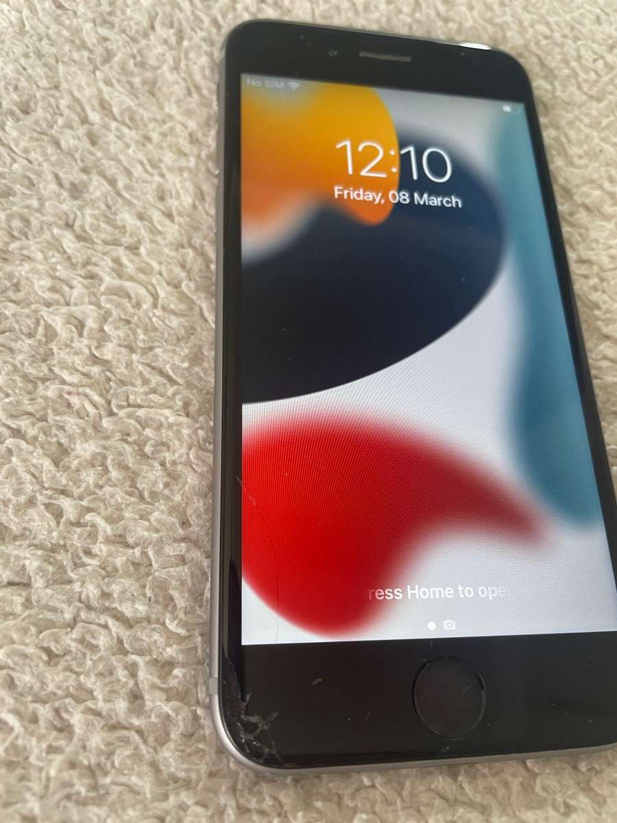 Iphone 6s (crack left side of phone)