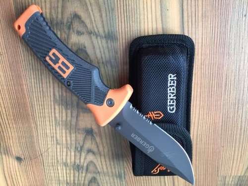Bear Grylls Gerber Drop Point Survival Series 50% Serrated Knife with Sheath