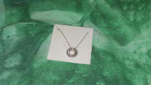 Very fashionable circle pendant with gems and free chain