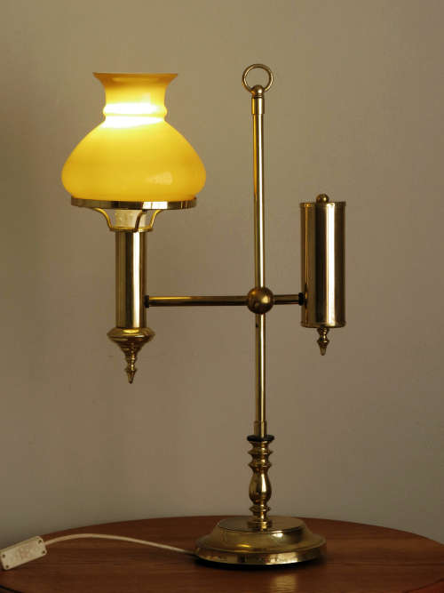 Beautiful vintage brass desk lamp