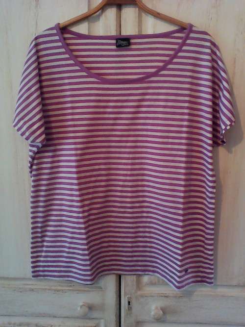 PRETTY PURPLE AND WHITE STRIPED TEE  (SIZE 38 'MAINE')