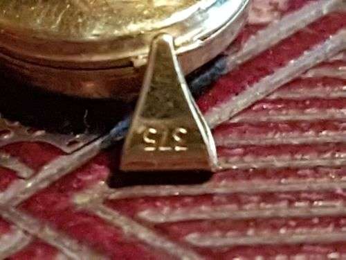 9 Carat Gold Scrap Jewellery, including chains, earrings, signet ring - 10 grams