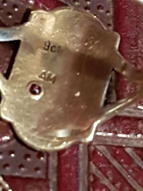 9 Carat Gold Scrap Jewellery, including chains, earrings, signet ring - 10 grams